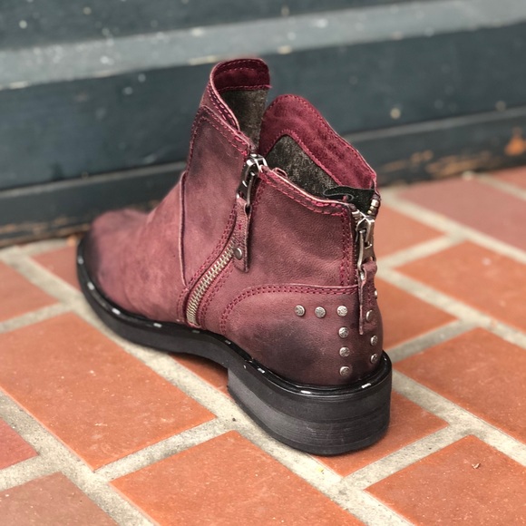 OTBT Frontage Eggplant Bootie with Zip - Picture 4 of 4